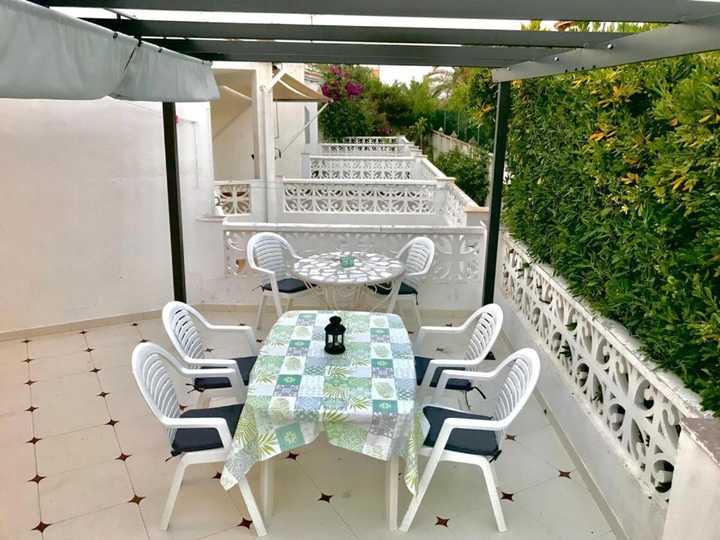 Adosado De 140M2 Con Terraza A 50 M De La Playa Villa Denia Luaran gambar